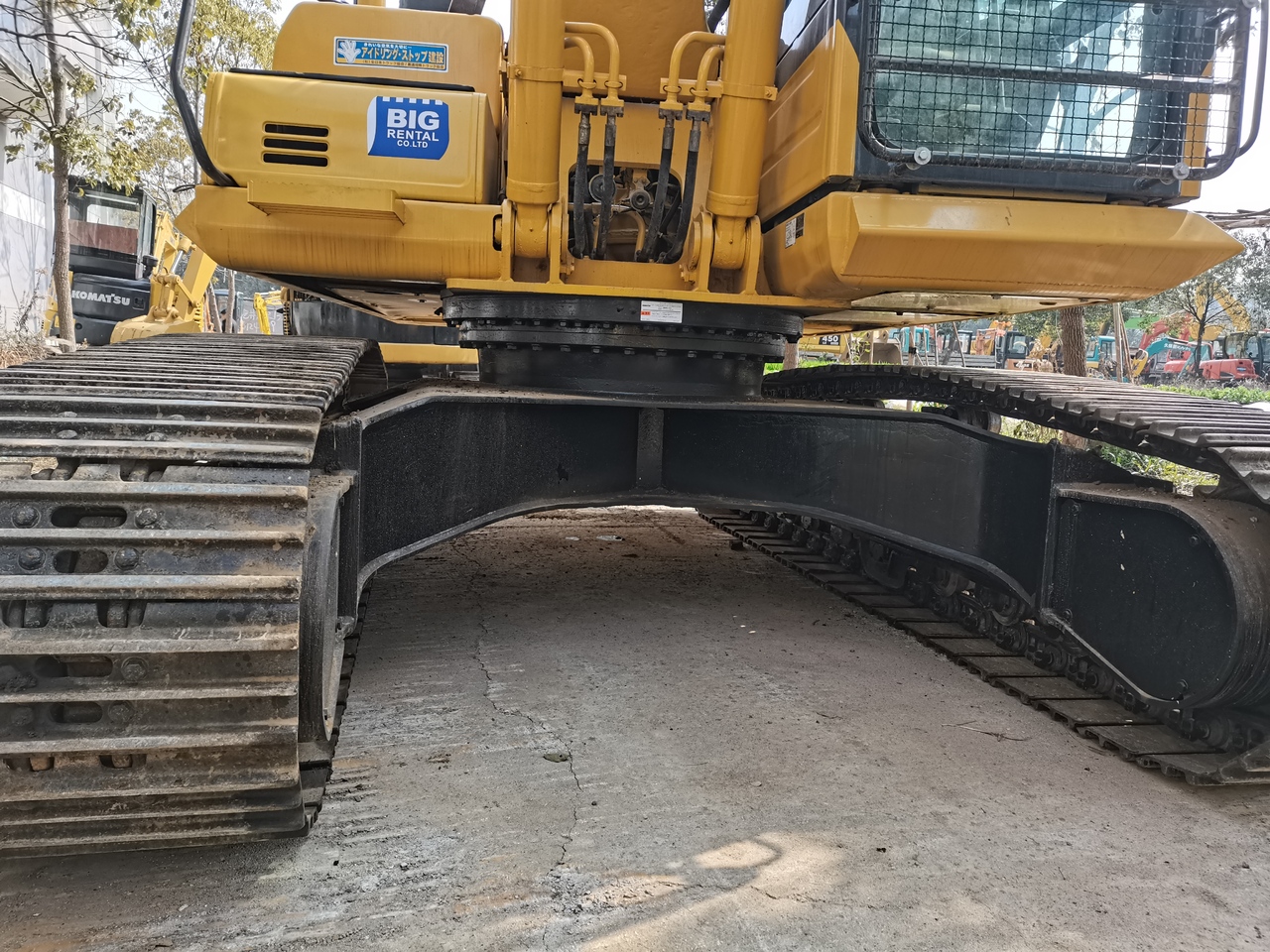 KOMATSU PC220-8 - Crawler excavator: picture 5 KOMATSU PC220-8 - Crawler excavator: picture 5