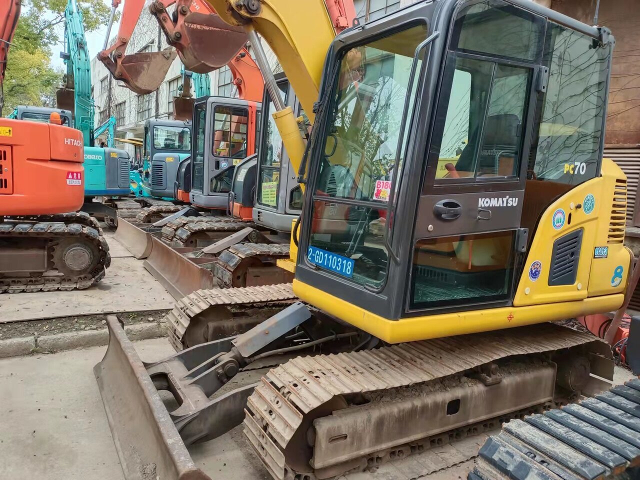 KOMATSU PC70-mini excavator - Mini excavator: picture 1 KOMATSU PC70-mini excavator - Mini excavator: picture 1