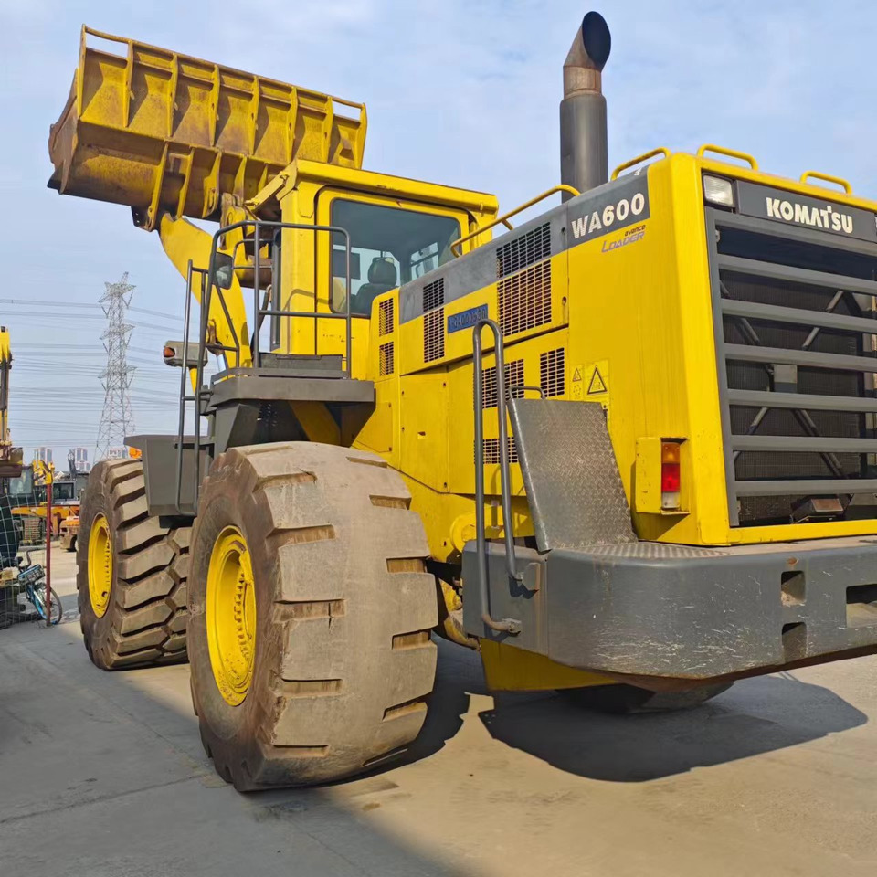 KOMATSU WA600-3 - Wheel loader: picture 1 KOMATSU WA600-3 - Wheel loader: picture 1