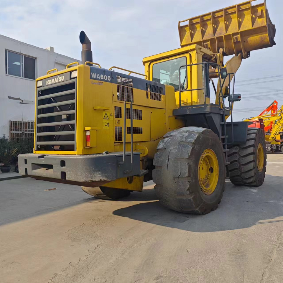 KOMATSU WA600-3 - Wheel loader: picture 2 KOMATSU WA600-3 - Wheel loader: picture 2