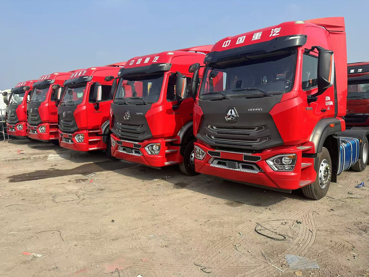 SINOTRUK HOHAN 4X2 - Tractor unit: picture 1 SINOTRUK HOHAN 4X2 - Tractor unit: picture 1