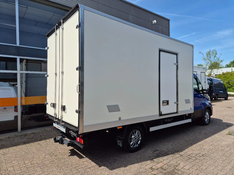 Iveco Daily 35S18 3.0D Koffer/ Xenon/ Airco - Box van: picture 3 Iveco Daily 35S18 3.0D Koffer/ Xenon/ Airco - Box van: picture 3
