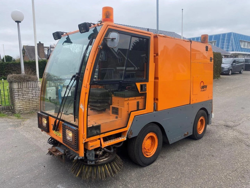 Nilfisk MFH2200 SWEEPER MFH 2200 CLEANER - Industrial sweeper: picture 1 Nilfisk MFH2200 SWEEPER MFH 2200 CLEANER - Industrial sweeper: picture 1