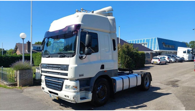 DAF CF 85.410 4x2 MANUAL 410 POWER - Tractor unit: picture 1 DAF CF 85.410 4x2 MANUAL 410 POWER - Tractor unit: picture 1