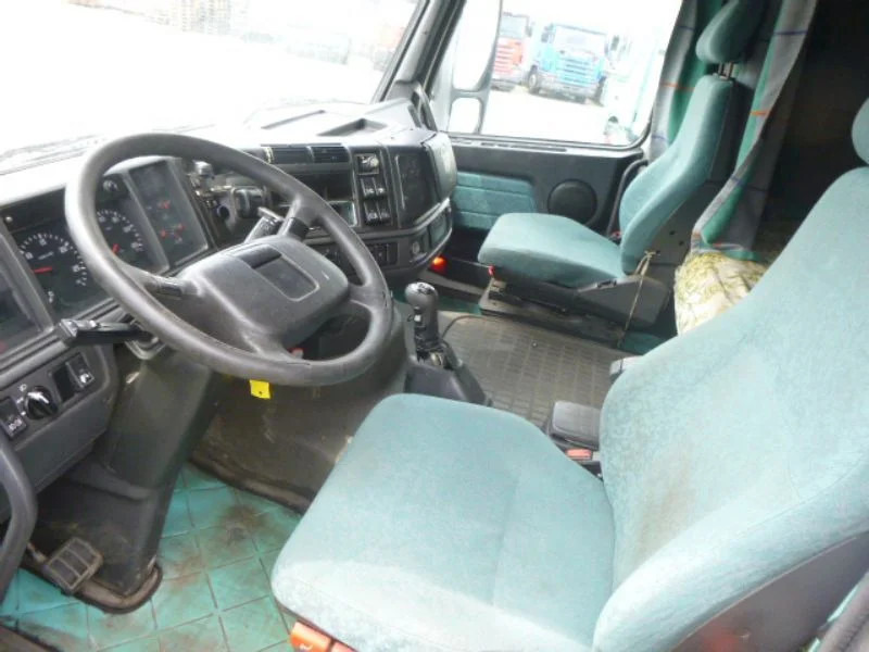 Volvo FH 12.380 FH12 380 MANUAL airco - Tractor unit: picture 3 Volvo FH 12.380 FH12 380 MANUAL airco - Tractor unit: picture 3