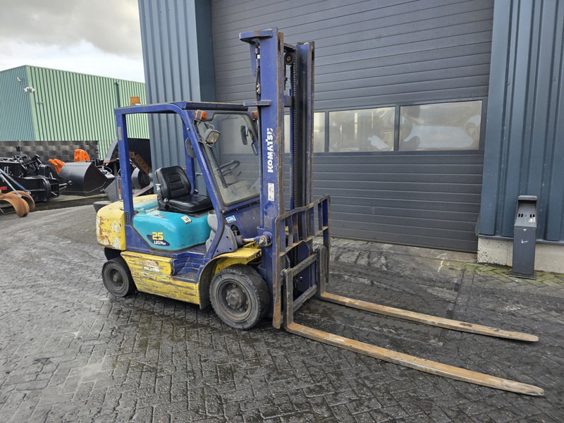 Komatsu fd25t-14 dieselheftruck - Diesel forklift: picture 2 Komatsu fd25t-14 dieselheftruck - Diesel forklift: picture 2
