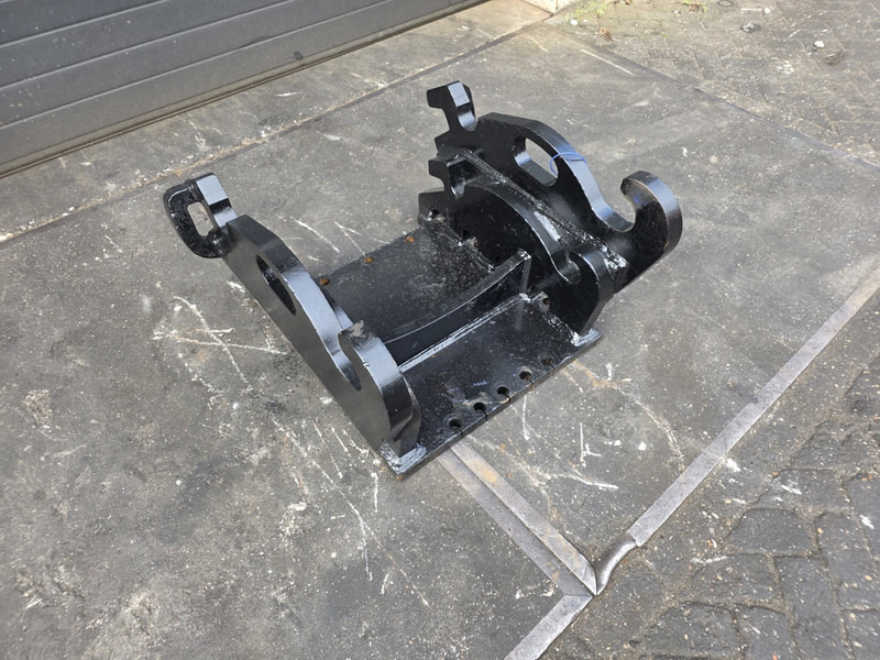 Kopplaat cw40 cw 45 adaptor plate cw45 cw 40 cw30 verachtert - Quick coupler for Construction machinery: picture 2 Kopplaat cw40 cw 45 adaptor plate cw45 cw 40 cw30 verachtert - Quick coupler for Construction machinery: picture 2