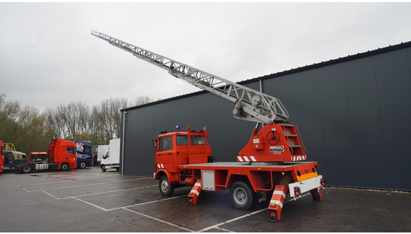 Mercedes-Benz 809 FIRE LADDER TRUCK 13.100KM MANUAL GEARBOX - Fire truck: picture 3 Mercedes-Benz 809 FIRE LADDER TRUCK 13.100KM MANUAL GEARBOX - Fire truck: picture 3