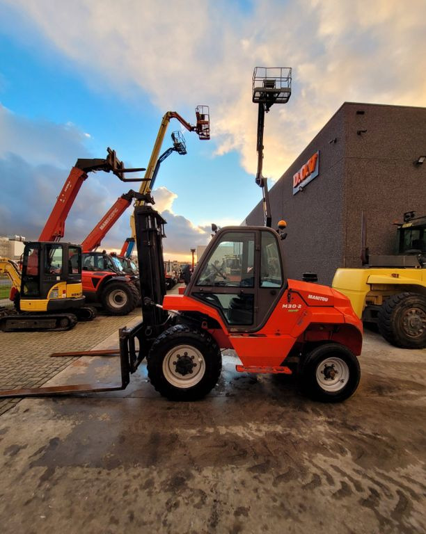 Manitou M30-2 - Diesel forklift: picture 2 Manitou M30-2 - Diesel forklift: picture 2