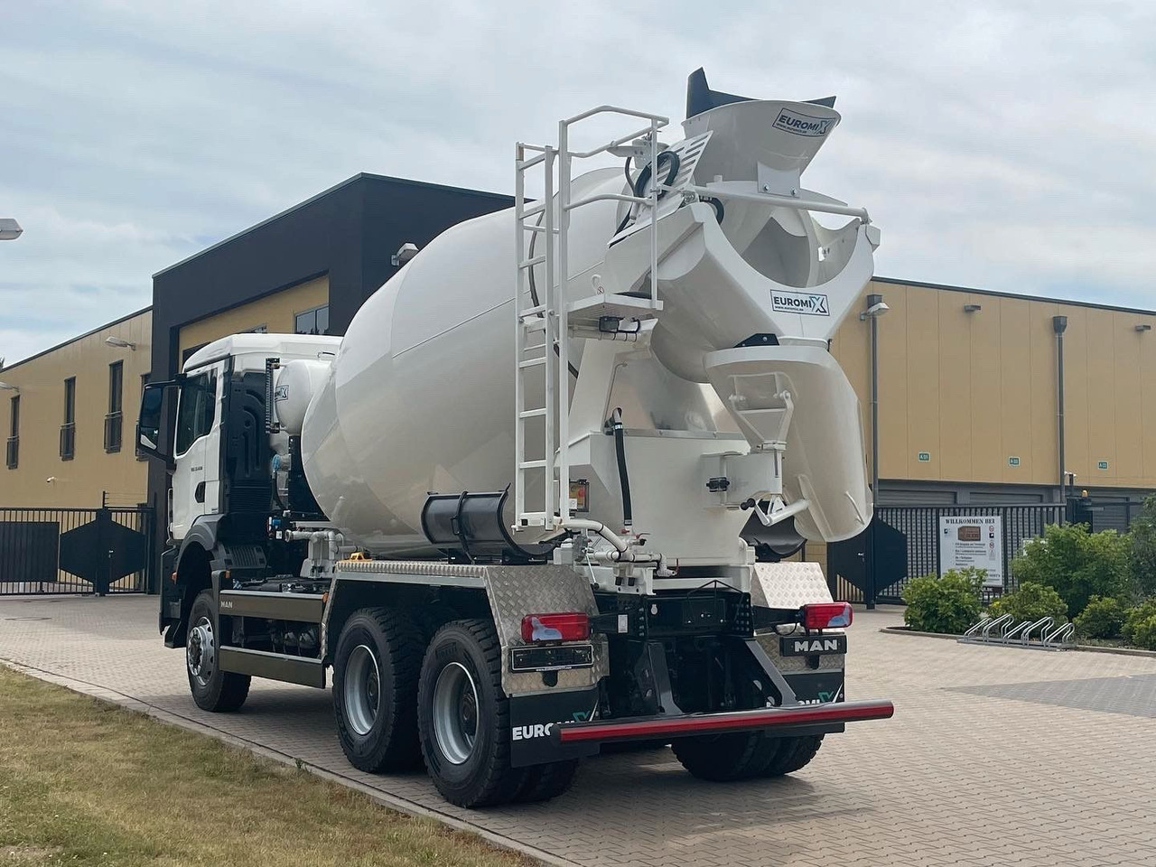 MAN TGS 33.440 / 6X6 Euro6e Euromix MTP EM 7 L leasing MAN TGS 33.440 / 6X6 Euro6e Euromix MTP EM 7 L: picture 6