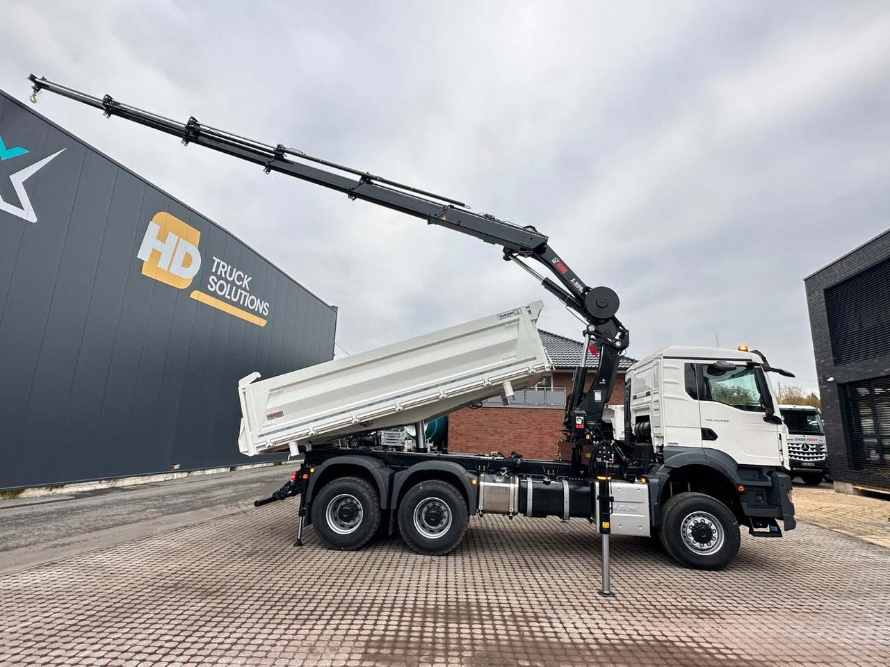 MAN TGS 33.440 6x6 /3-Seiten- Kipper / Kran HIAB 302 leasing MAN TGS 33.440 6x6 /3-Seiten- Kipper / Kran HIAB 302: picture 10