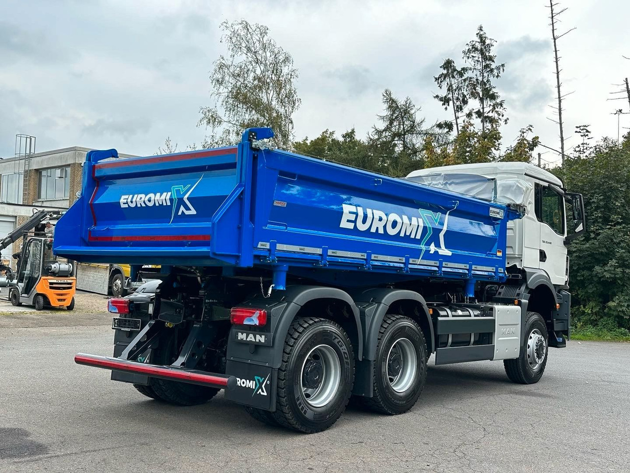 MAN TGS 33.440 6x6 /Euro6 3-Seiten-Kipper EuromixMTP - Tipper: picture 4 MAN TGS 33.440 6x6 /Euro6 3-Seiten-Kipper EuromixMTP - Tipper: picture 4