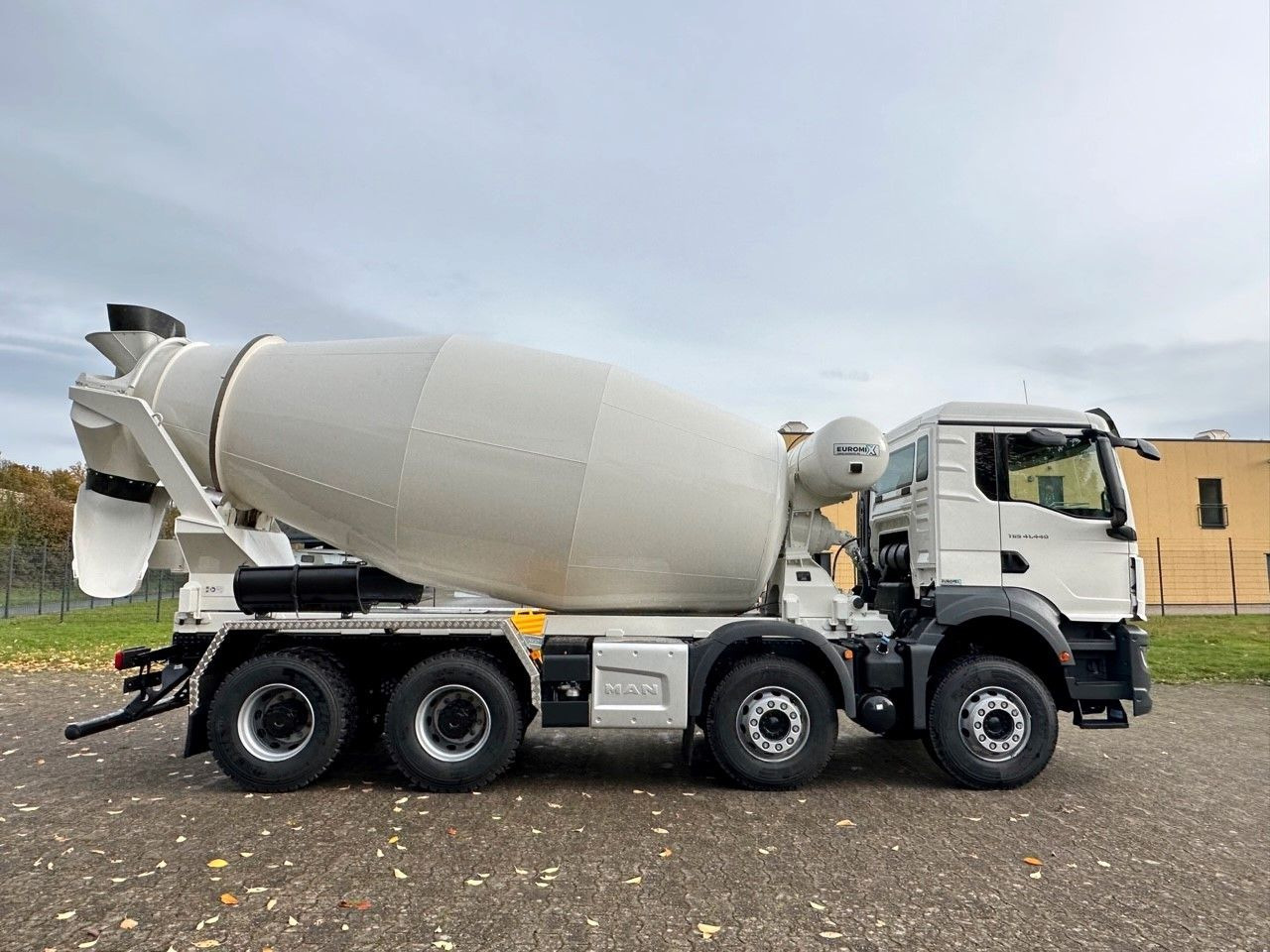 MAN TGS 41.440 8x4 /Euro6e Euromix  EM 10 L leasing MAN TGS 41.440 8x4 /Euro6e Euromix  EM 10 L: picture 8