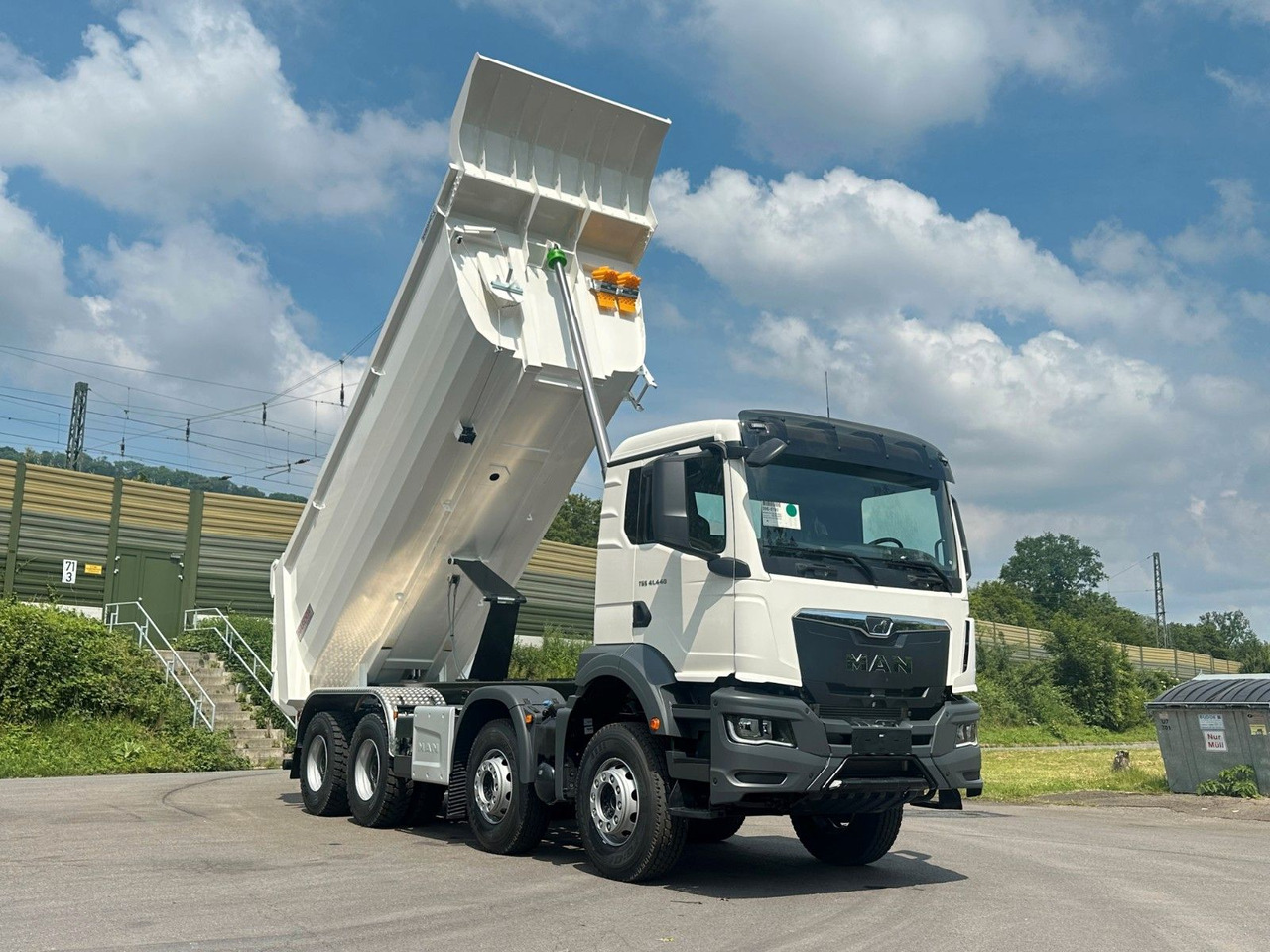 Tipper MAN TGS 41.440 8x4 EuromixMTP Mulden-Kipper: picture 12