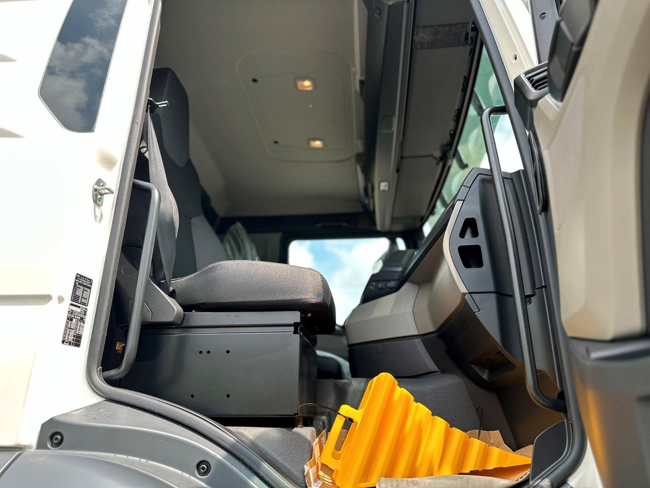 Tipper MAN TGS 41.440 8x4 EuromixMTP Mulden-Kipper: picture 18