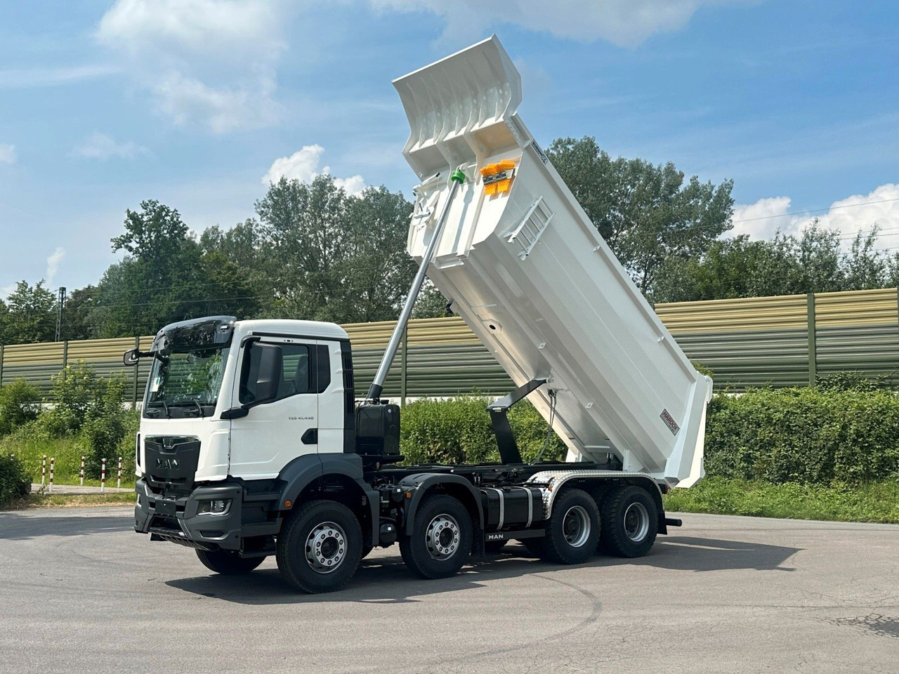 Tipper MAN TGS 41.440 8x4 EuromixMTP Mulden-Kipper: picture 10