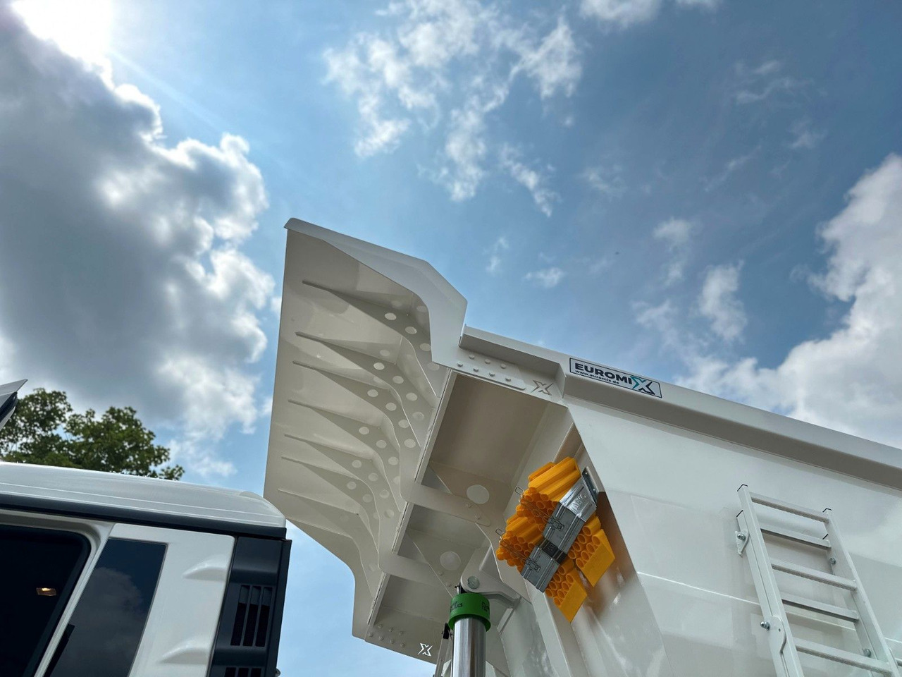 Tipper MAN TGS 41.440 8x4 EuromixMTP Mulden-Kipper: picture 16