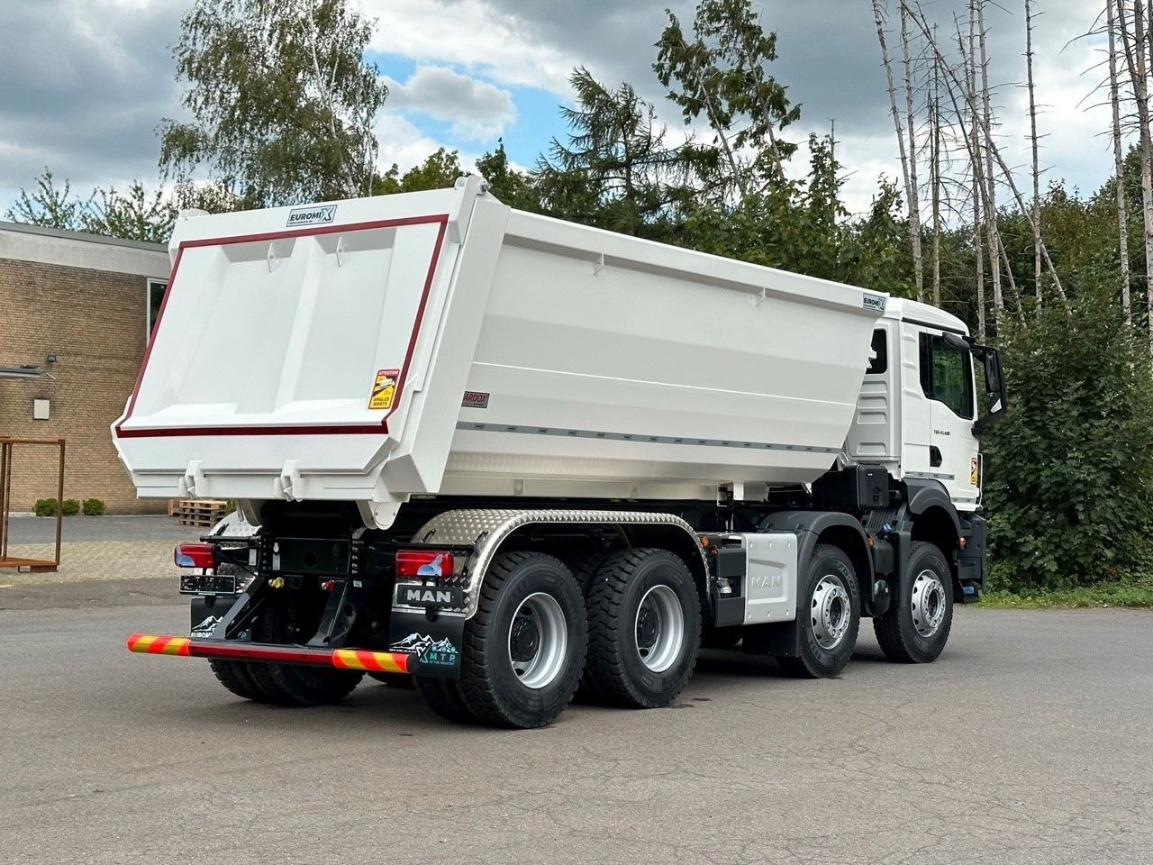 MAN TGS 41.440 8x4 EuromixMTP Mulden-Kipper MAN TGS 41.440 8x4 EuromixMTP Mulden-Kipper - Tipper: picture 5 MAN TGS 41.440 8x4 EuromixMTP Mulden-Kipper MAN TGS 41.440 8x4 EuromixMTP Mulden-Kipper - Tipper: picture 5