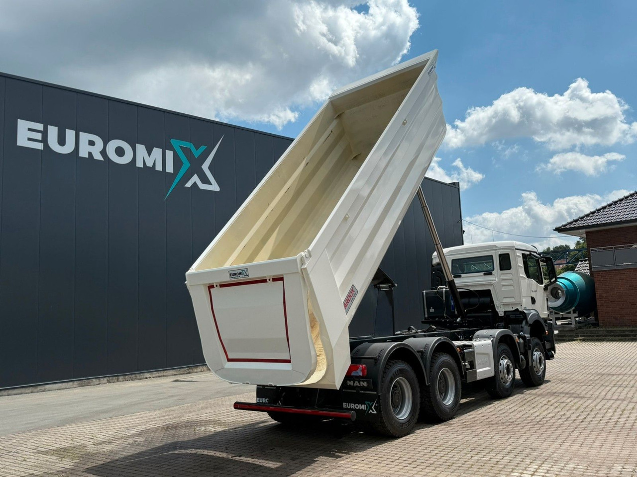 Tipper MAN TGS 41.520 BB 8X4 Euromix MuldenKipper  Retarder: picture 16