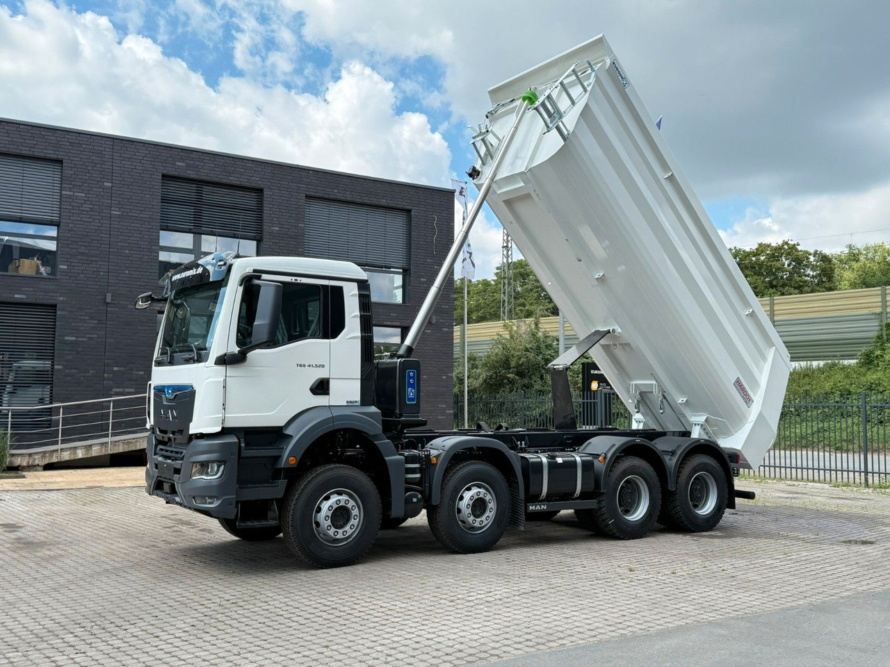 Tipper MAN TGS 41.520 BB 8X4 Euromix MuldenKipper  Retarder: picture 13