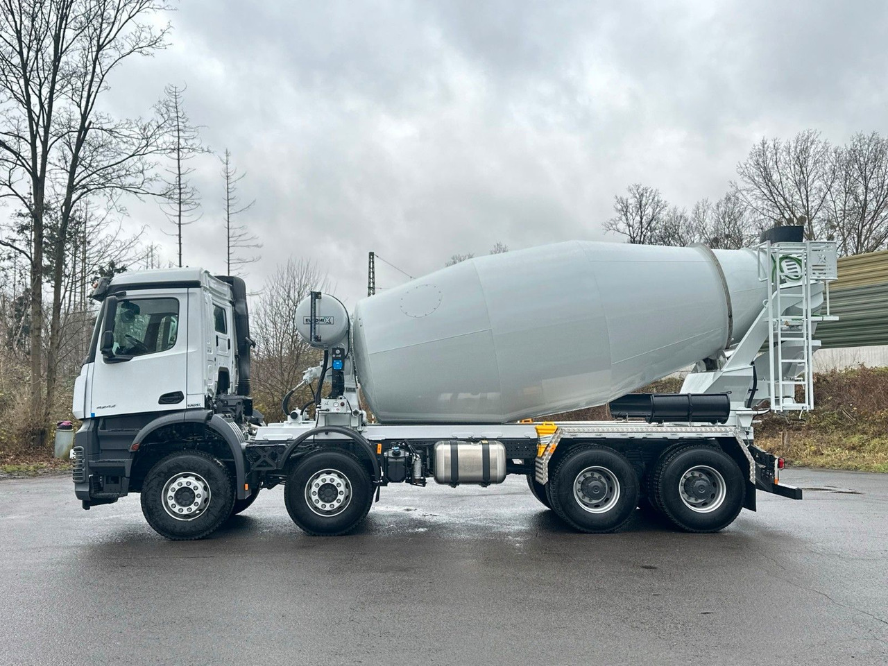 Mercedes-Benz AROCS 5 4242 8x4 Euro5 EuromixMTP EM 12m R - Concrete mixer truck: picture 4 Mercedes-Benz AROCS 5 4242 8x4 Euro5 EuromixMTP EM 12m R - Concrete mixer truck: picture 4