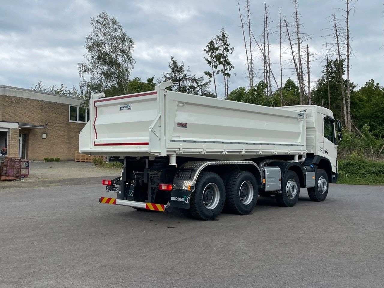 Volvo FMX 460 8x4 / WECHSELSYSTEM KIPPER+MISCHER Volvo FMX 460 8x4 / WECHSELSYSTEM KIPPER+MISCHER - Concrete mixer truck: picture 5 Volvo FMX 460 8x4 / WECHSELSYSTEM KIPPER+MISCHER Volvo FMX 460 8x4 / WECHSELSYSTEM KIPPER+MISCHER - Concrete mixer truck: picture 5