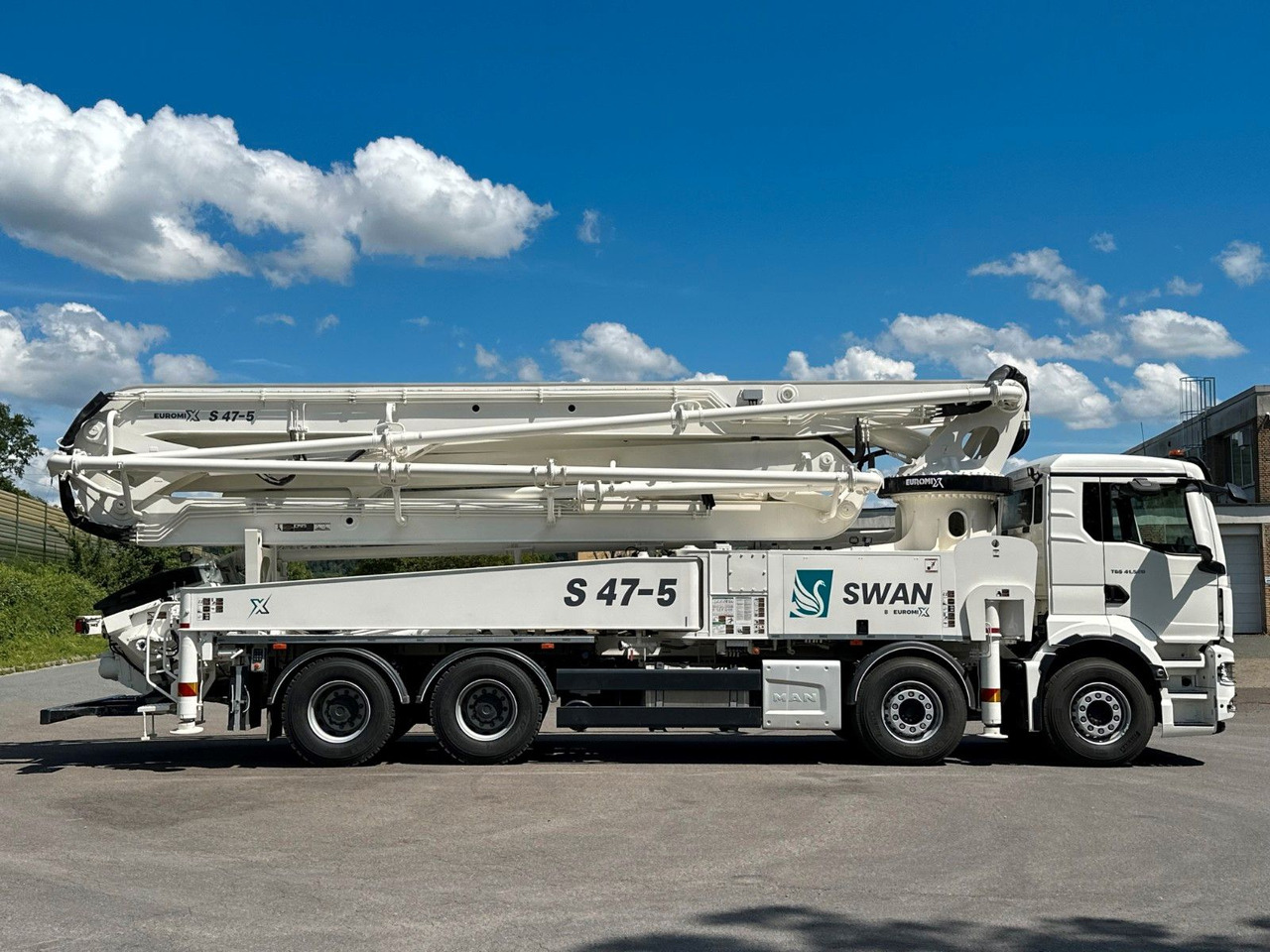 Volvo FMX 500 8x4 SWAN 47m Betonpumpe EuromixMTP - Concrete pump truck: picture 1 Volvo FMX 500 8x4 SWAN 47m Betonpumpe EuromixMTP - Concrete pump truck: picture 1