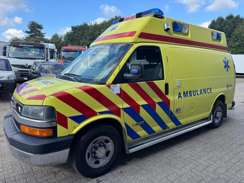 Ambulance Chevrolet 2500 **AMBULANCE-ALL EQUIPMENT INSIDE**: picture 1