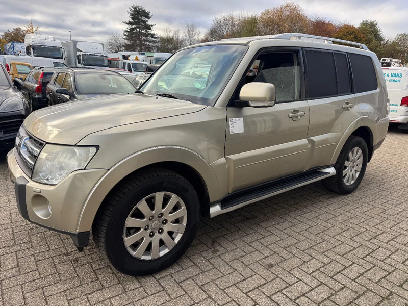 Mitsubishi Pajero **3200TD-AUTOMAAT-AC-TOPSHAPE-LICHTE VRACHT** - Van: picture 1 Mitsubishi Pajero **3200TD-AUTOMAAT-AC-TOPSHAPE-LICHTE VRACHT** - Van: picture 1