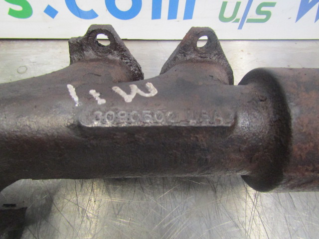 CUMMINS M11 EXHAUST MAINFOLD 3 PIECE P/NO 3090502/4003994 - Engine and parts for Truck: picture 2 CUMMINS M11 EXHAUST MAINFOLD 3 PIECE P/NO 3090502/4003994 - Engine and parts for Truck: picture 2
