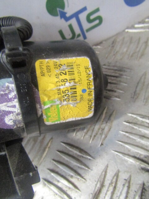 DAF LF 220 WIPER MOTOR ‘VALEO’ P/NO 53558202 - Cab and interior for Truck: picture 3 DAF LF 220 WIPER MOTOR ‘VALEO’ P/NO 53558202 - Cab and interior for Truck: picture 3