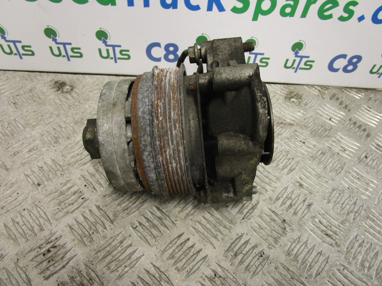 IVECO DAILY 3.0 WATER PUMP & VISCUSS COUPLING - Engine and parts for Truck: picture 1 IVECO DAILY 3.0 WATER PUMP & VISCUSS COUPLING - Engine and parts for Truck: picture 1