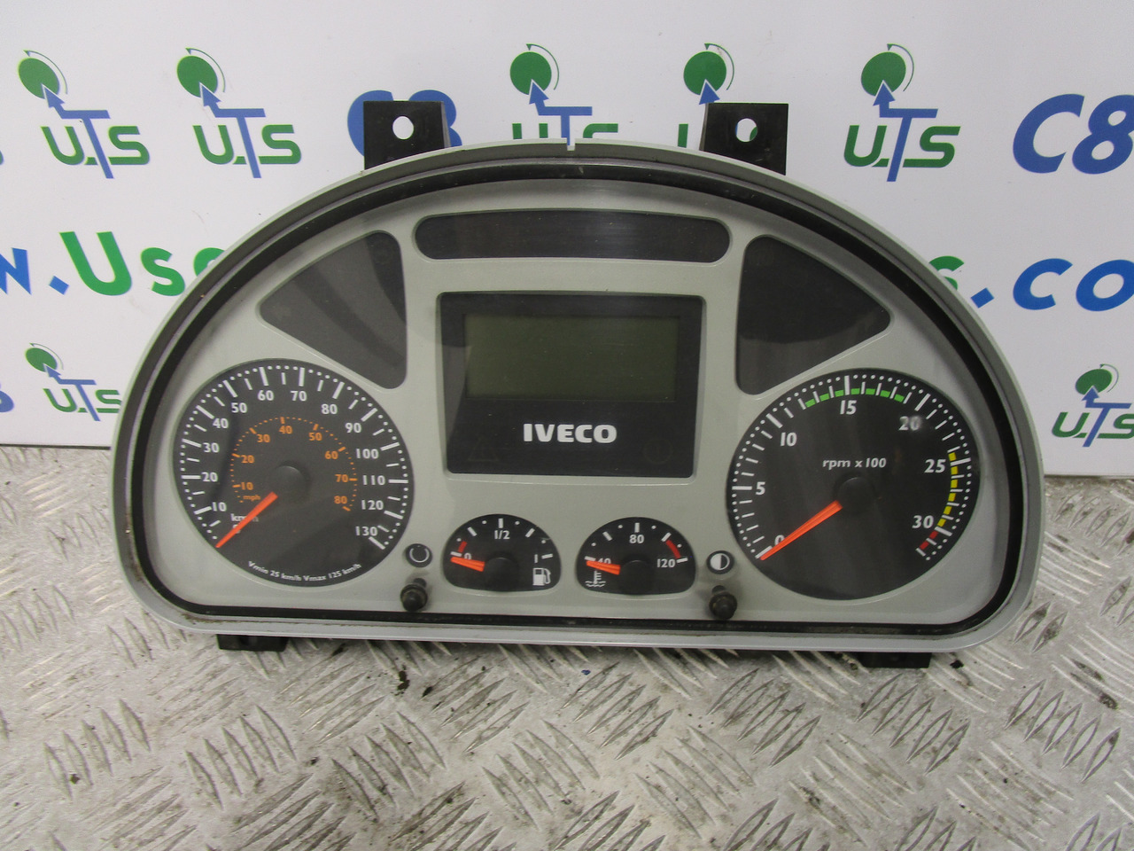 Electrical system for Truck IVECO TECTOR CLOCK CLUSTER P/NO 504025357: picture 1