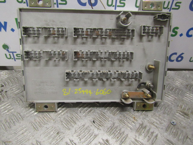 MAN 18.225 (2000 SERIES) FUSE BOARD P/NO 81.25444.6060 - Electrical system for Truck: picture 2 MAN 18.225 (2000 SERIES) FUSE BOARD P/NO 81.25444.6060 - Electrical system for Truck: picture 2