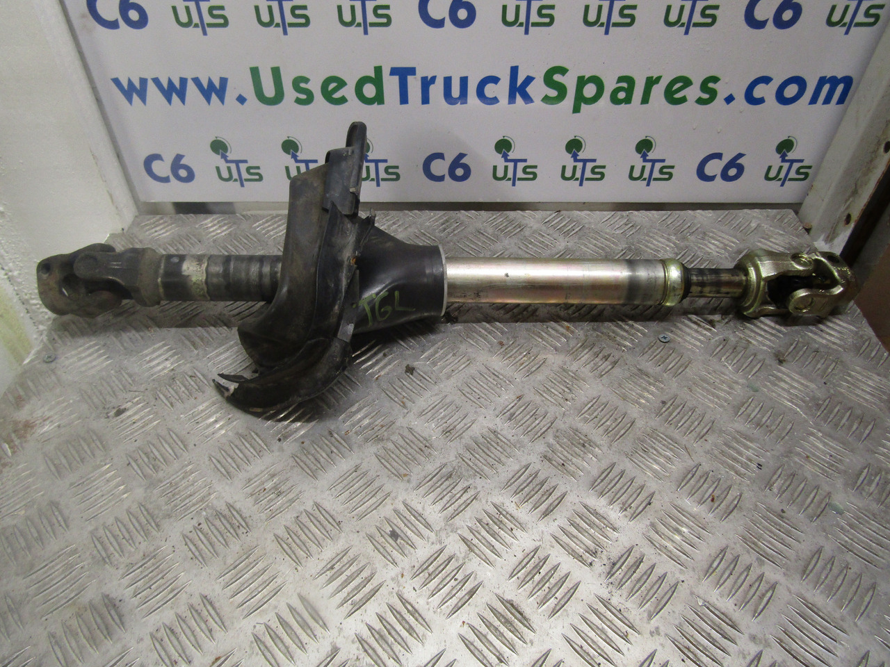 MAN TGL STEERING COLUMN SHAFT - Steering for Truck: picture 1 MAN TGL STEERING COLUMN SHAFT - Steering for Truck: picture 1
