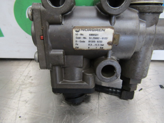 MAN TGS/TGX D2066 NORGREN EGR VALVE P/NO 51.25002-0123 - Engine and parts for Truck: picture 2 MAN TGS/TGX D2066 NORGREN EGR VALVE P/NO 51.25002-0123 - Engine and parts for Truck: picture 2