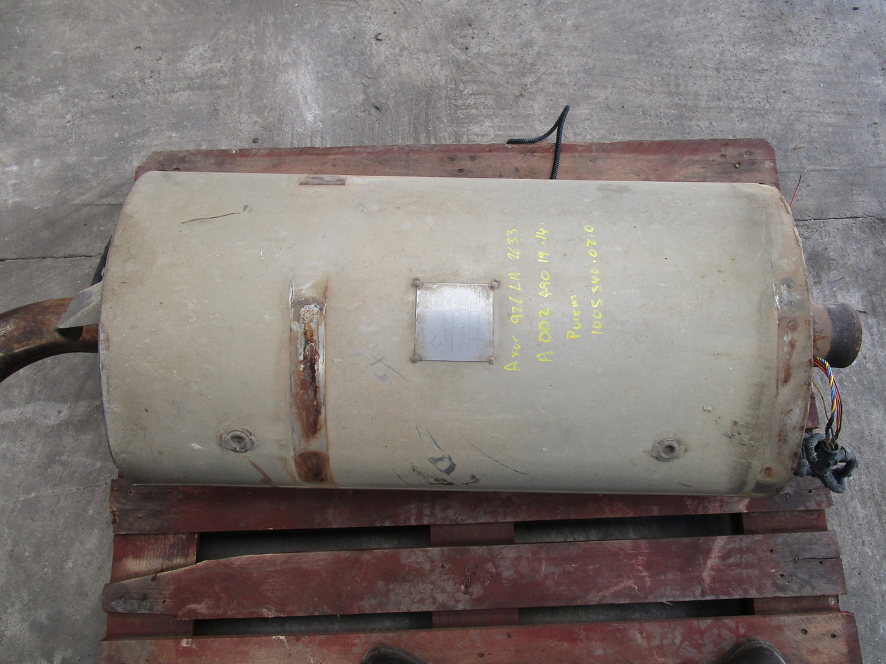 MERCEDES AXOR DPF CAT P/NO A0024901914 - Exhaust system for Truck: picture 3 MERCEDES AXOR DPF CAT P/NO A0024901914 - Exhaust system for Truck: picture 3