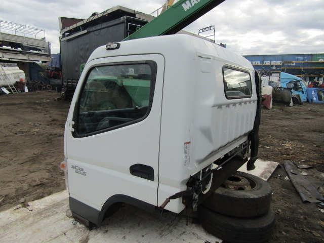 MITSUBISHI FUSO 35C13 EURO 5 CAB 2012 - Cab for Truck: picture 4 MITSUBISHI FUSO 35C13 EURO 5 CAB 2012 - Cab for Truck: picture 4