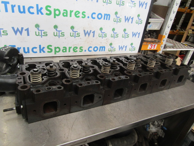 RENAULT PREMIUM 400 CYLINDER HEADS – 6 AVAILABLE - Engine and parts for Truck: picture 5 RENAULT PREMIUM 400 CYLINDER HEADS – 6 AVAILABLE - Engine and parts for Truck: picture 5