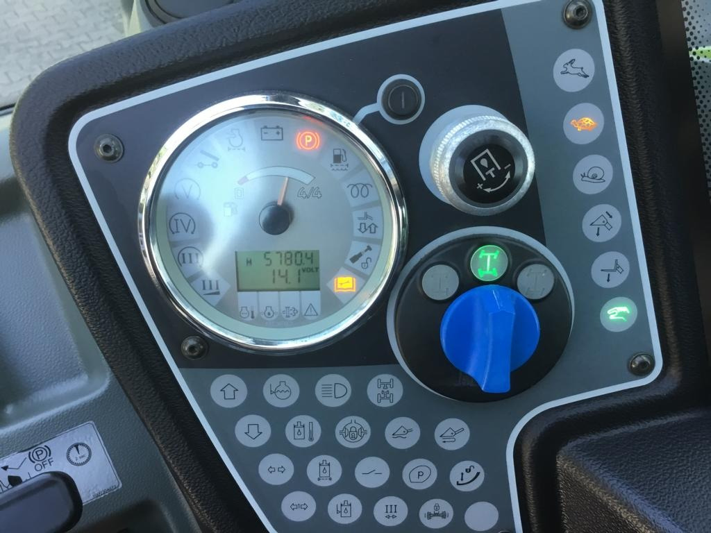 Loader CLAAS SCORPION 7044 VARIPOWER: picture 18