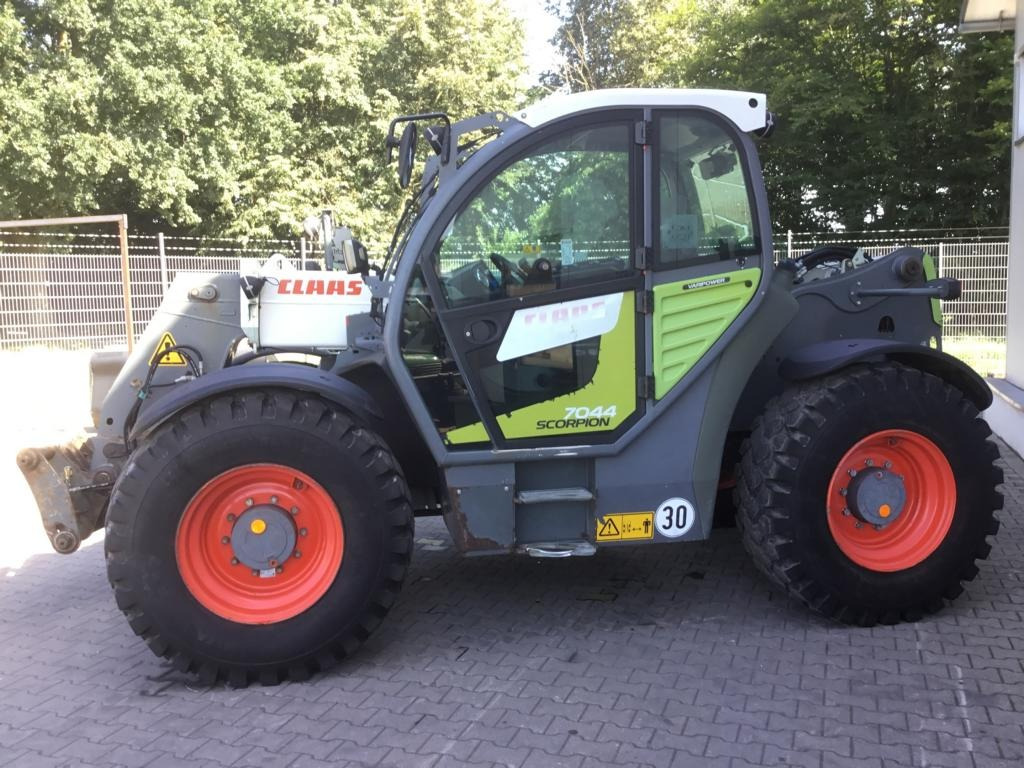 Loader CLAAS SCORPION 7044 VARIPOWER: picture 28