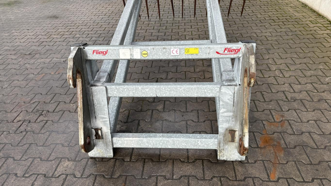 Fliegl SILOPRATZE 3000 MM - Silage equipment: picture 4 Fliegl SILOPRATZE 3000 MM - Silage equipment: picture 4