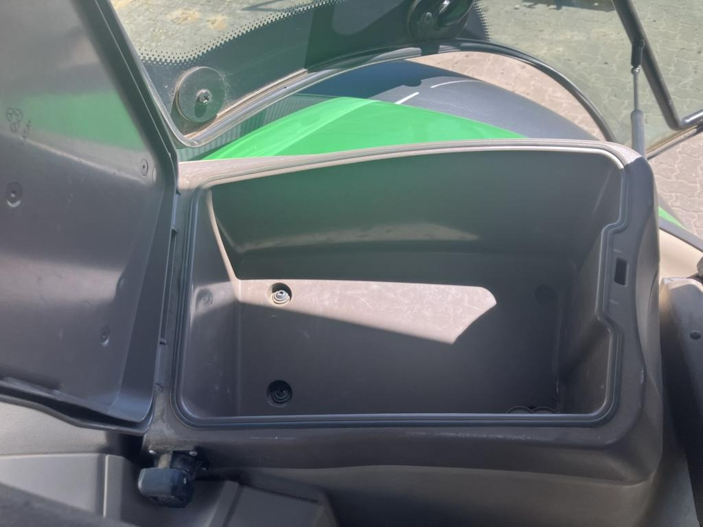 Farm tractor John Deere 6125R: picture 22