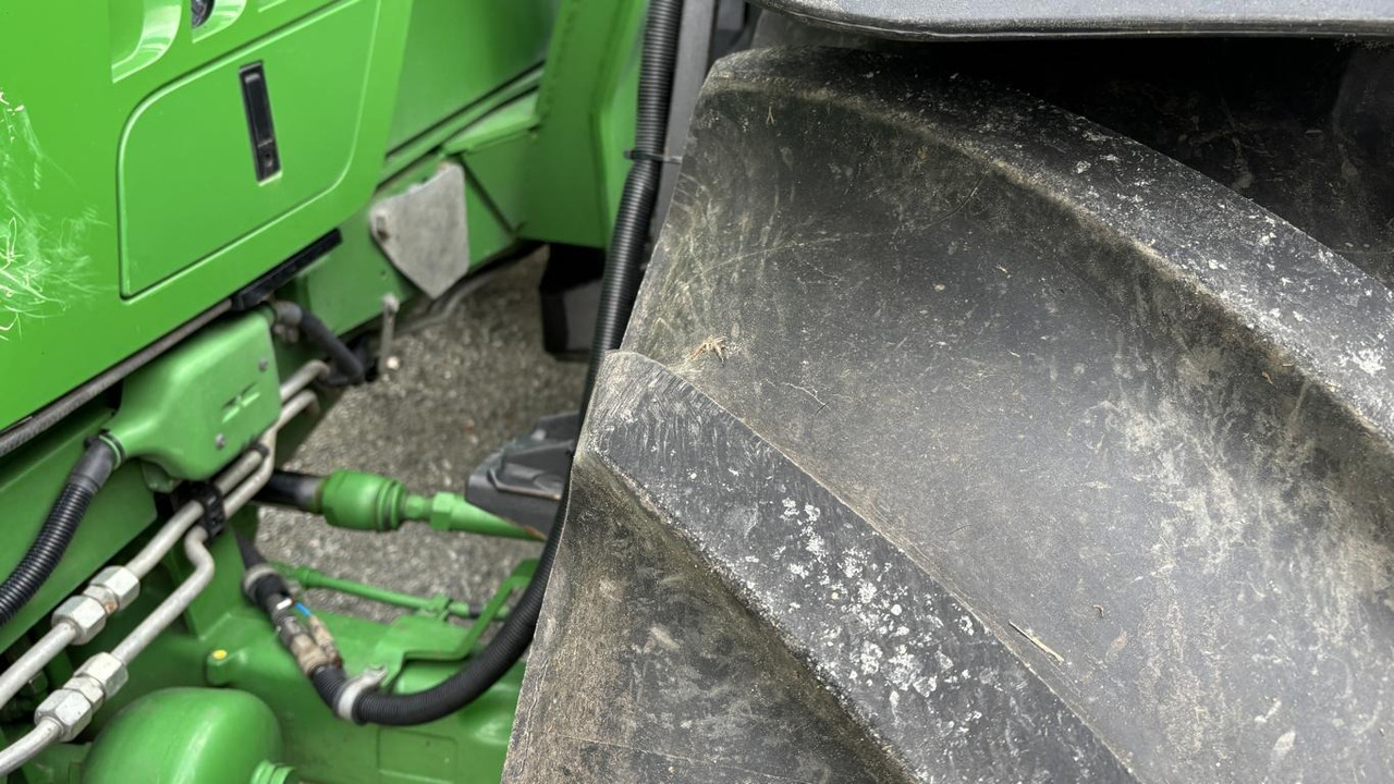 Farm tractor John Deere 6155R: picture 14