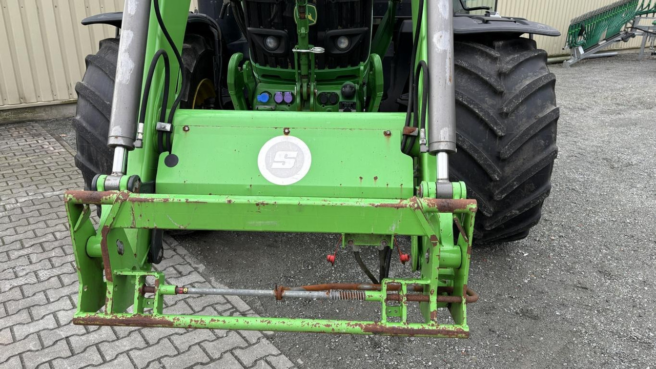 Farm tractor John Deere 6155R: picture 16