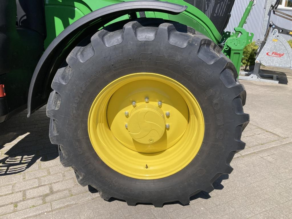 John Deere 6195M - Farm tractor: picture 3 John Deere 6195M - Farm tractor: picture 3