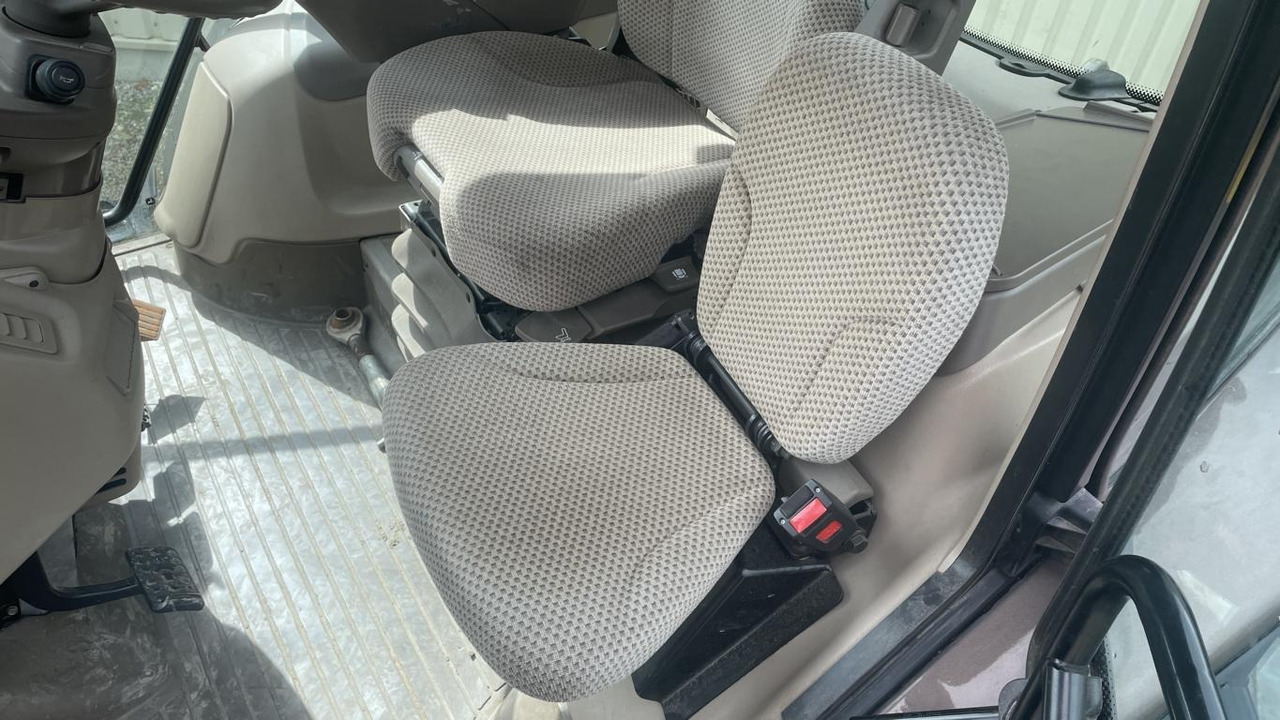 Farm tractor John Deere 6195R: picture 12 Farm tractor John Deere 6195R: picture 12