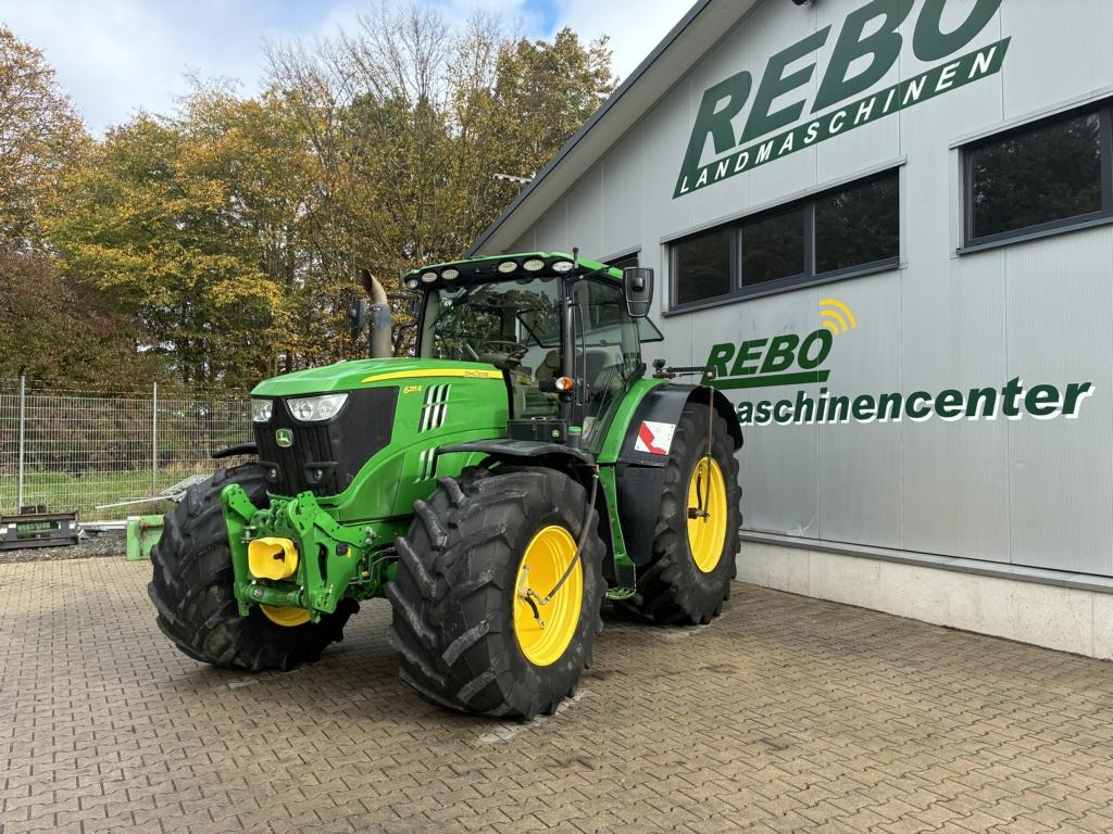 John Deere 6215R - Farm tractor: picture 1 John Deere 6215R - Farm tractor: picture 1