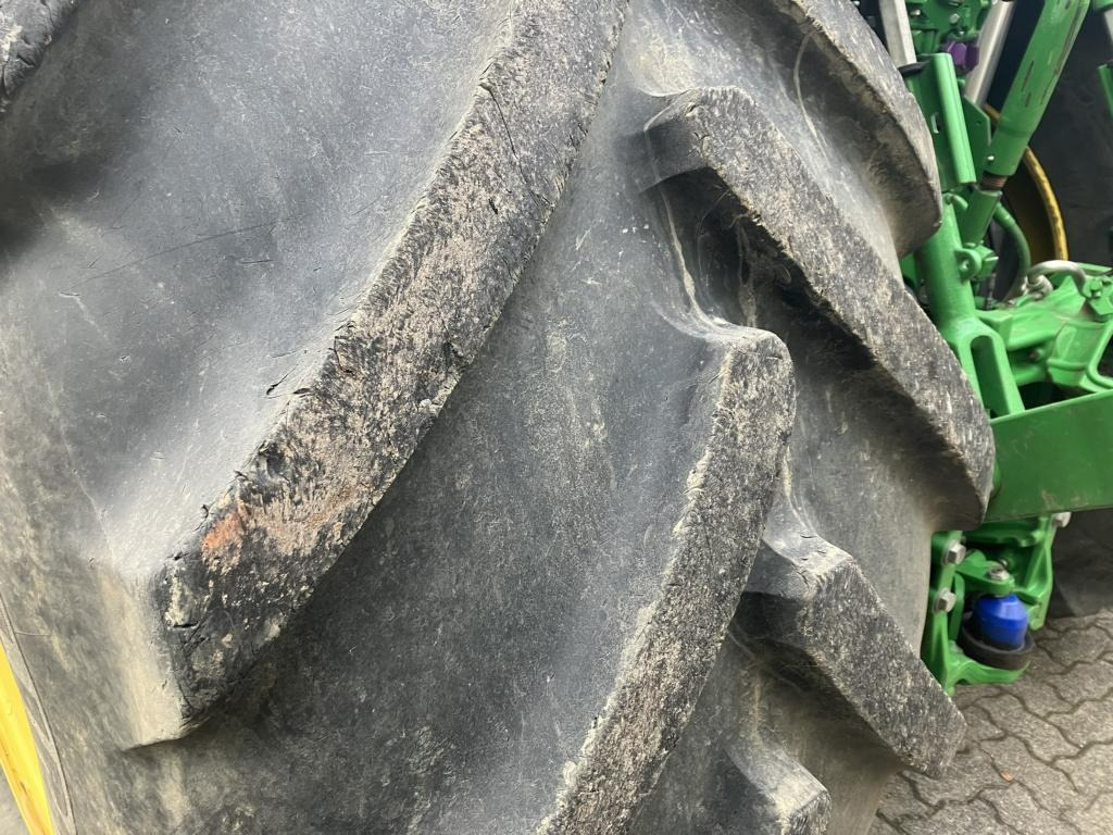 John Deere 6250R - Farm tractor: picture 2 John Deere 6250R - Farm tractor: picture 2