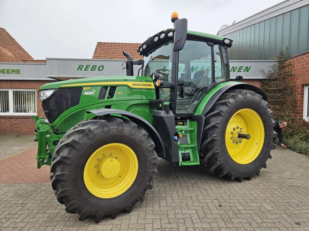 John Deere 6R155 - Farm tractor: picture 1 John Deere 6R155 - Farm tractor: picture 1